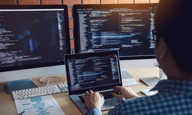 数据科学选型:R与Python如何赋能扬中市网站建设?